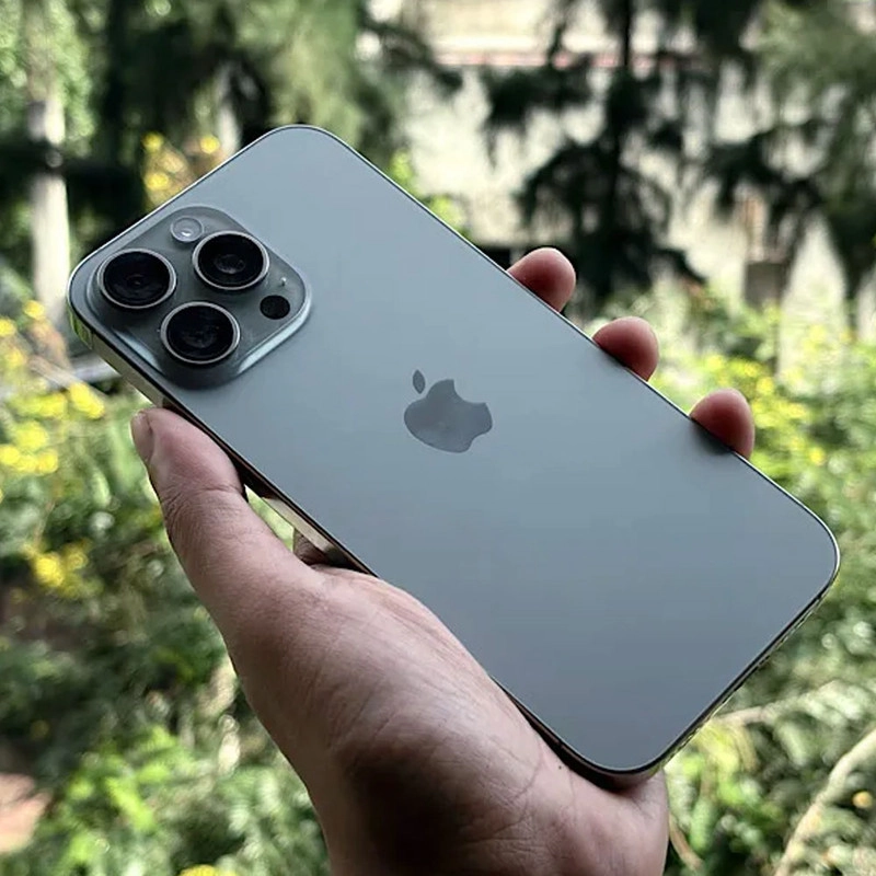 گوشی موبایل اپل مدل iPhone 16 Pro Max ZAA دو سیم کارت ظرفیت 256 گیگابایت و رم 8 گیگابایت - به همراه شارژر