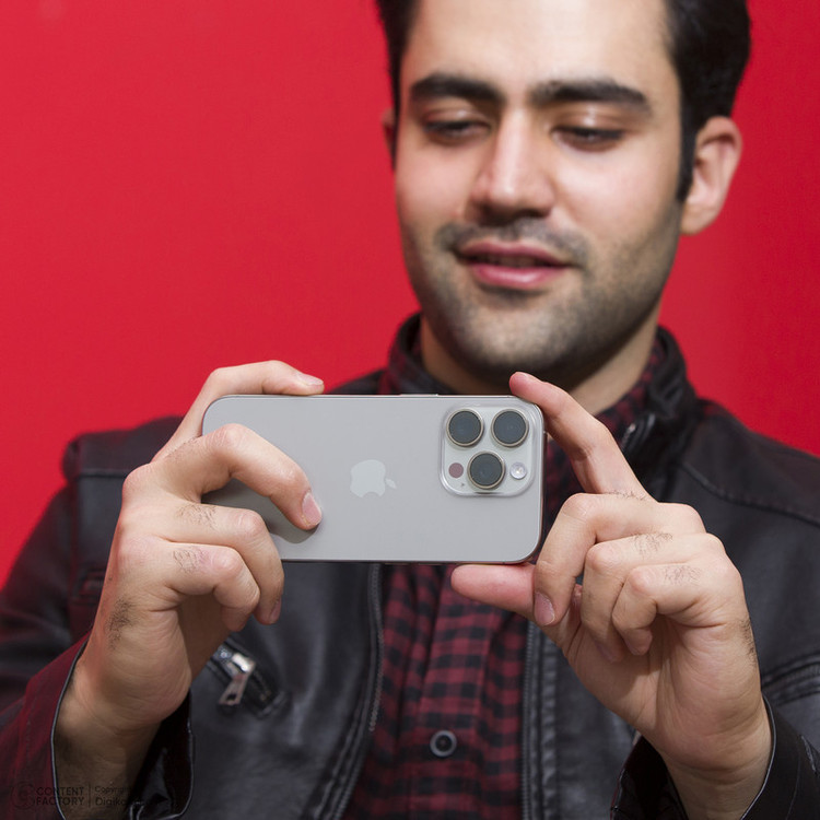 گوشی موبایل اپل مدل iPhone 16 Pro ZAA دو سیم کارت ظرفیت 512 گیگابایت و رم 8 گیگابایت - به همراه شارژر