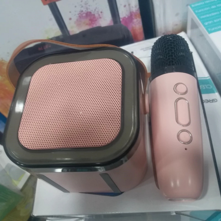 اسپیکر RGB مدل K12 با میکروفن با کیفیت وایرلس و حالت تغییر صدا