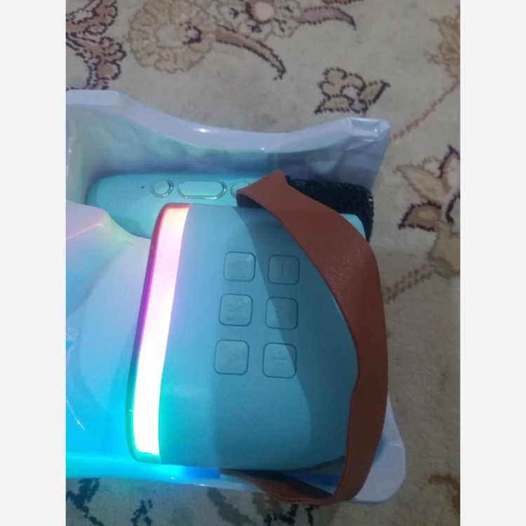 اسپیکر RGB مدل K12 با میکروفن با کیفیت وایرلس و حالت تغییر صدا