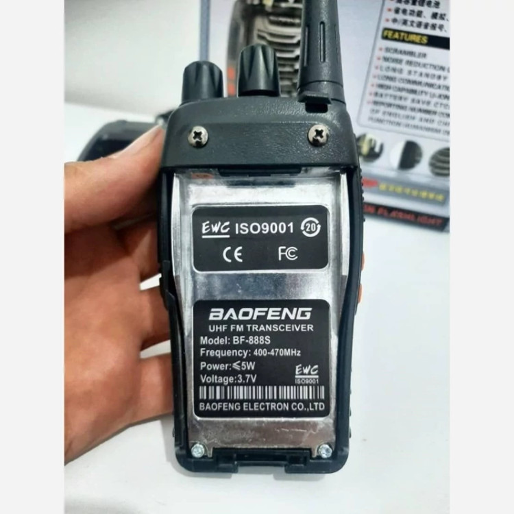 بیسیم BAOFENG مدل BF-888S با شعاع 5 کیلومتری