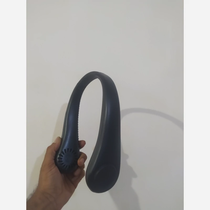 پنکه گردنی GODFREY دارای نمایشگر درجه باد و میزان شارژ و قابلیت انعطاف پذیری