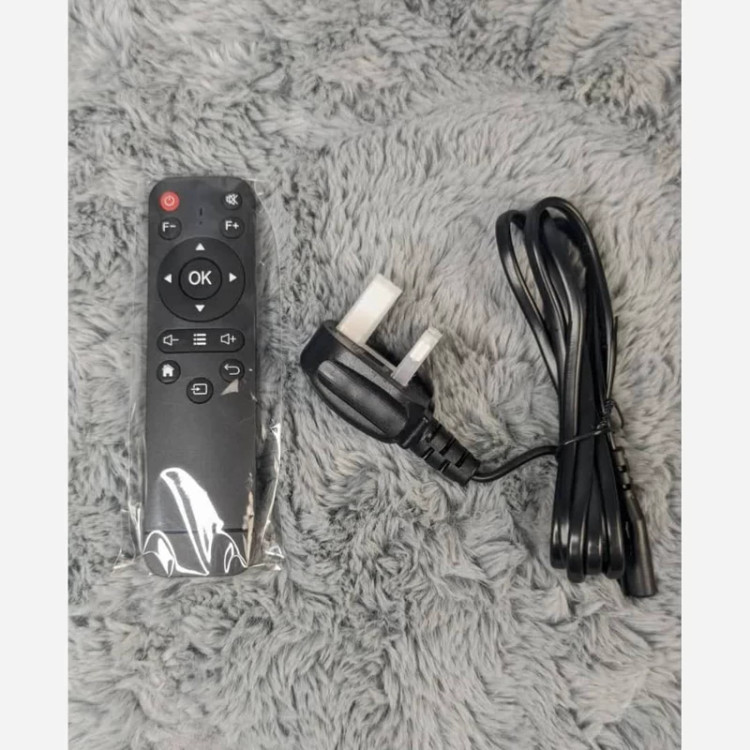 ویدیو پروژکتور مدل HY303 HY303