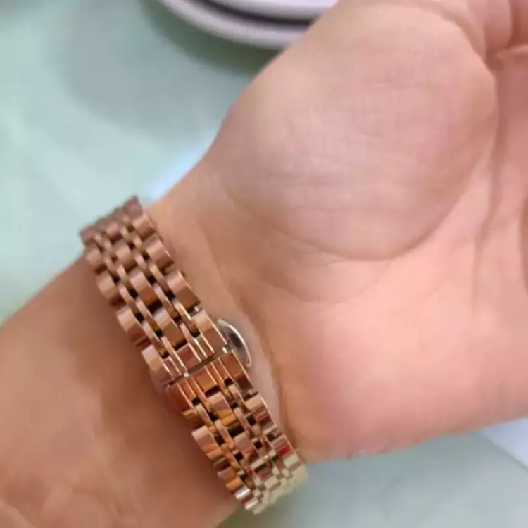 ساعت مچی زنانه لاکچری برند اورجینال Poedagar