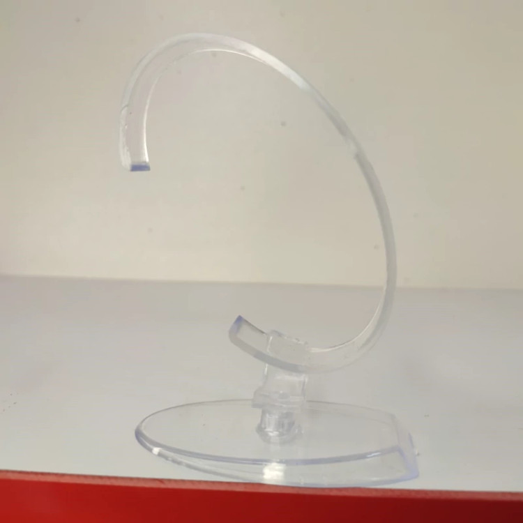 پایه ساعت مچی و استند ساعت مچی ( تعداد موجود در دو کیفیت).،
