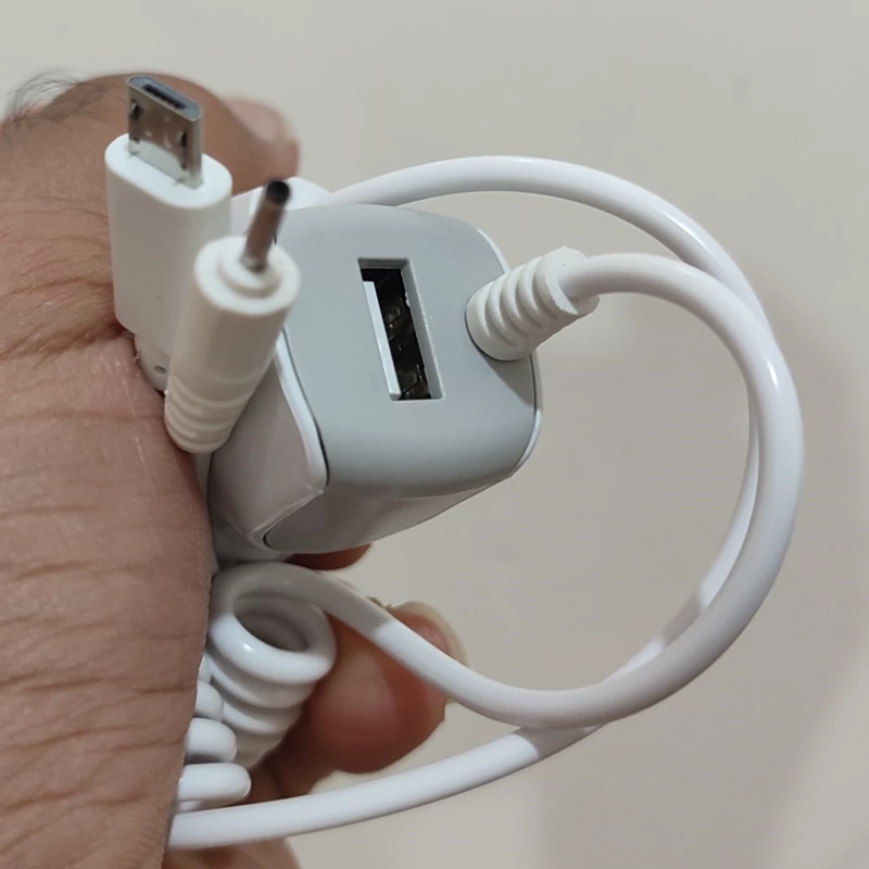 شارژر فندکی ماشین و خودرو دارای یک پورت یو اس بی و کابل میکرو و سوزنی