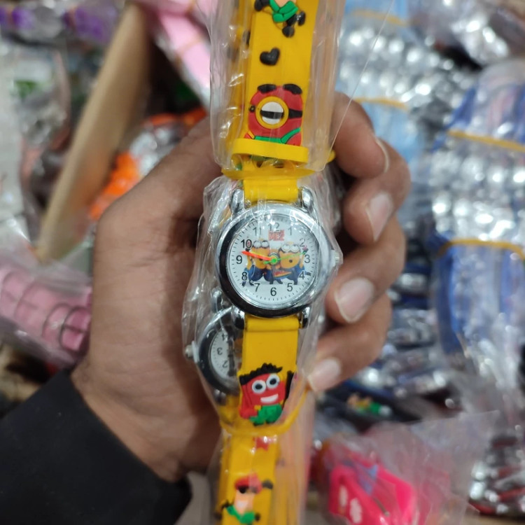 ساعت پسرانه دخترانه باربی ( خرید عمده و تکی ساعت مچی بندر گناوه )