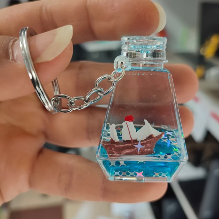 آکواریوم کشتی معلق دسته کلیدی ( خرید عمده و تکی کشتی معلق گناوه مارکت )