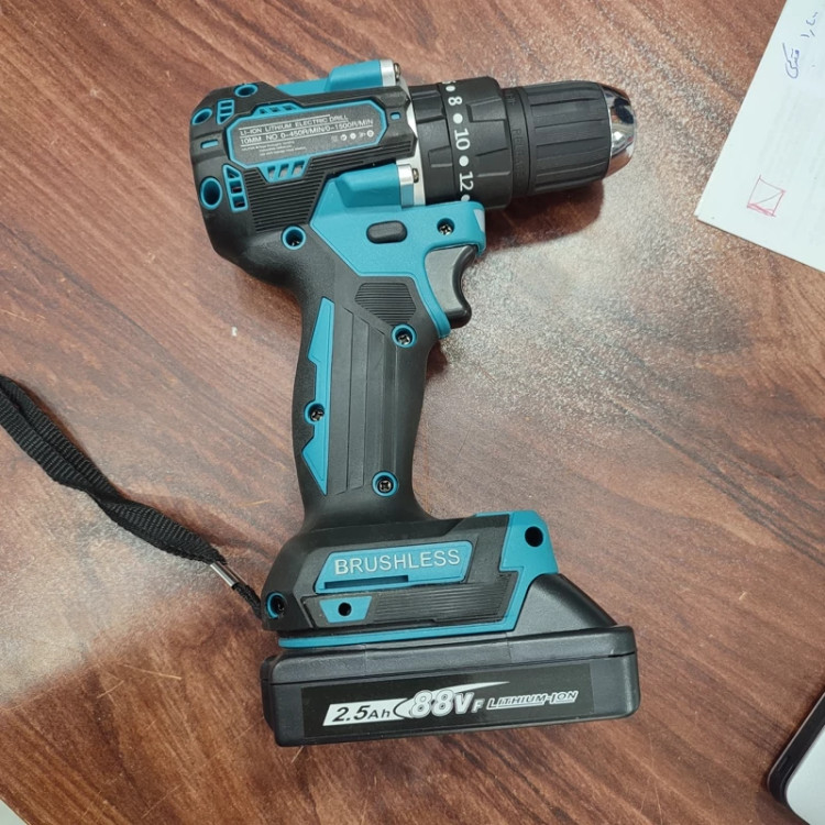 دریل شارژی ماکیتا 88 ولت ماکیتا براشلس چکشی (طرح ماکیتا makita ست دریل ( خرید عمده و تکی ابزار برقی گناوه مارکت )