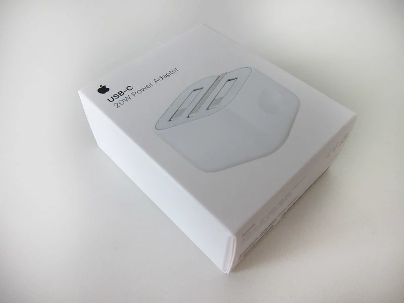 شارژر اصلی 20 وات اپل Apple 20W 3pin USB-C Power Adapterمدل 1