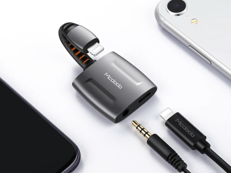 مبدل لایتنینگ به لایتنینگ و جک 3.5mm مکدودو CA-6340 Mcdodo Dual Port Lightning To Lightning+ jack 3.5mm Transmission