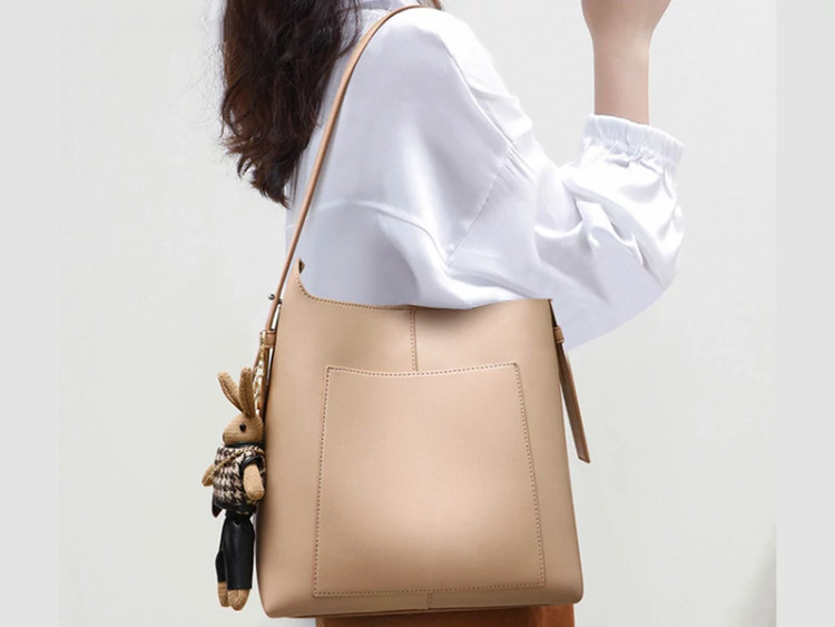 کیف دوشی زنانه چرم با ظرفیت بزرگ و طراحی ساده New Women's Leather Bucket Bag Large Capacity 5345