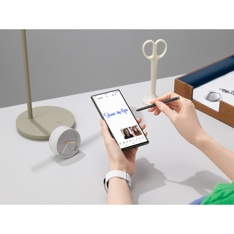 گوشی موبایل سامسونگ مدل Galaxy S23 Ultra دو سیم کارت ظرفیت 256 گیگابایت و رم 12 گیگابایت به همراه شارژر 45 وات سامسونگ - ویتنام