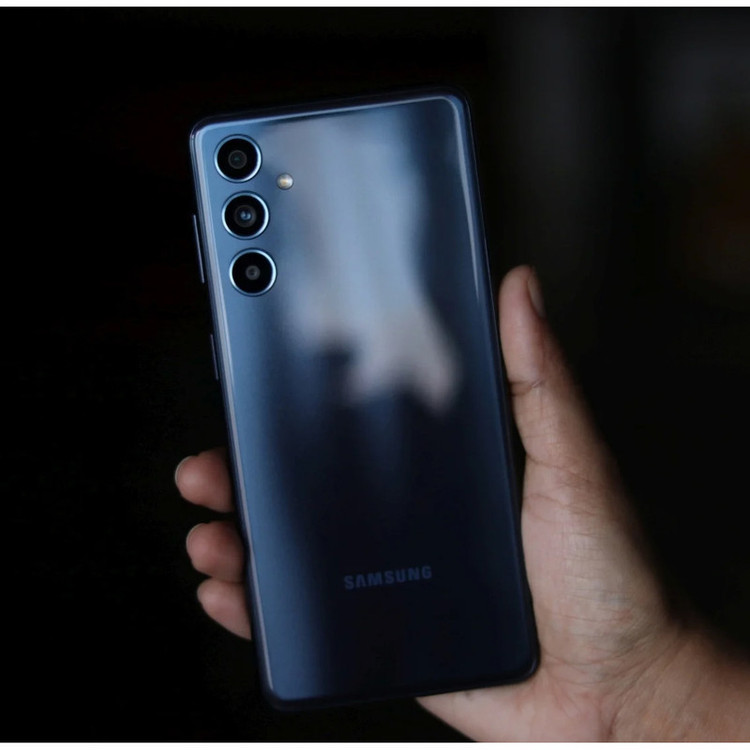 گوشی موبایل سامسونگ مدل Galaxy F54 5G دو سیم کارت ظرفیت 256 گیگابایت و رم 8 گیگابایت - اکتیو - به همراه شارژر 25 وات سامسونگ