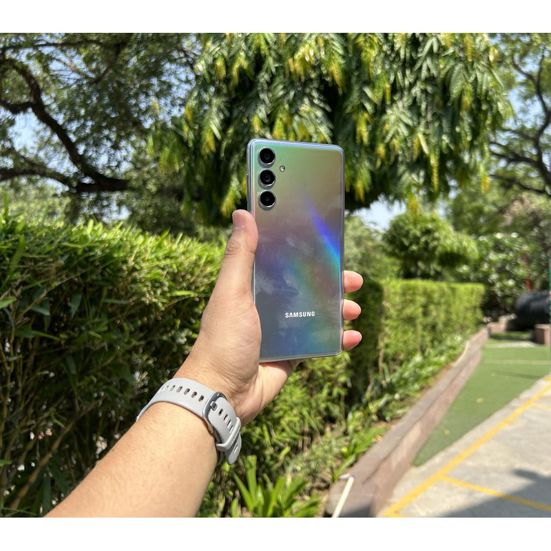 گوشی موبایل سامسونگ مدل Galaxy F54 5G دو سیم کارت ظرفیت 256 گیگابایت و رم 8 گیگابایت - اکتیو - به همراه شارژر 25 وات سامسونگ