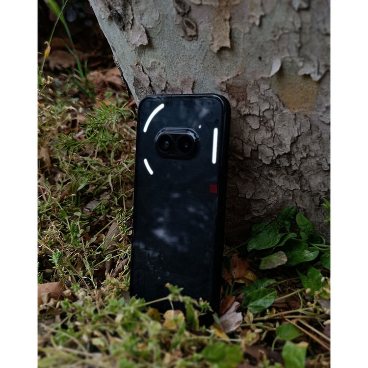 گوشی موبایل ناتینگ مدل Phone 2a دو سیم کارت ظرفیت 256 گیگابایت رم 12 گیگابایت - به همراه شارژر 65 وات ناتینگ
