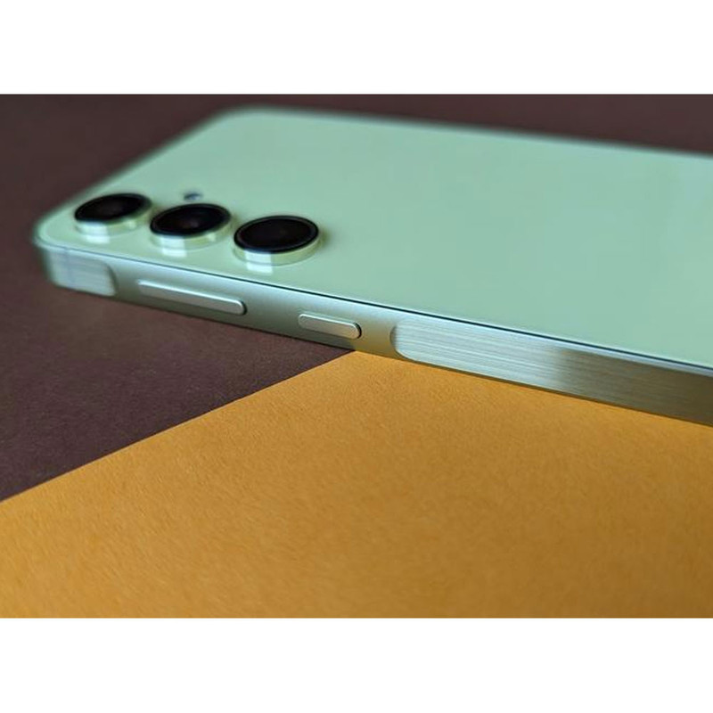 گوشی موبایل سامسونگ مدل Galaxy A55 دو سیم کارت ظرفیت 128 گیگابایت و رم 8 گیگابایت به همراه شارژر سامسونگ - ویتنام