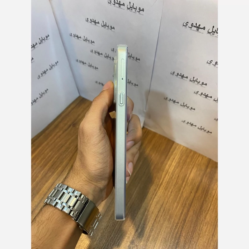 گوشی موبایل ردتون مدل RedTone L10 دو سیم کارت ظرفیت 128 گیگابایت و رم 4 گیگابایت -توسعه تا 8 گیگ رم