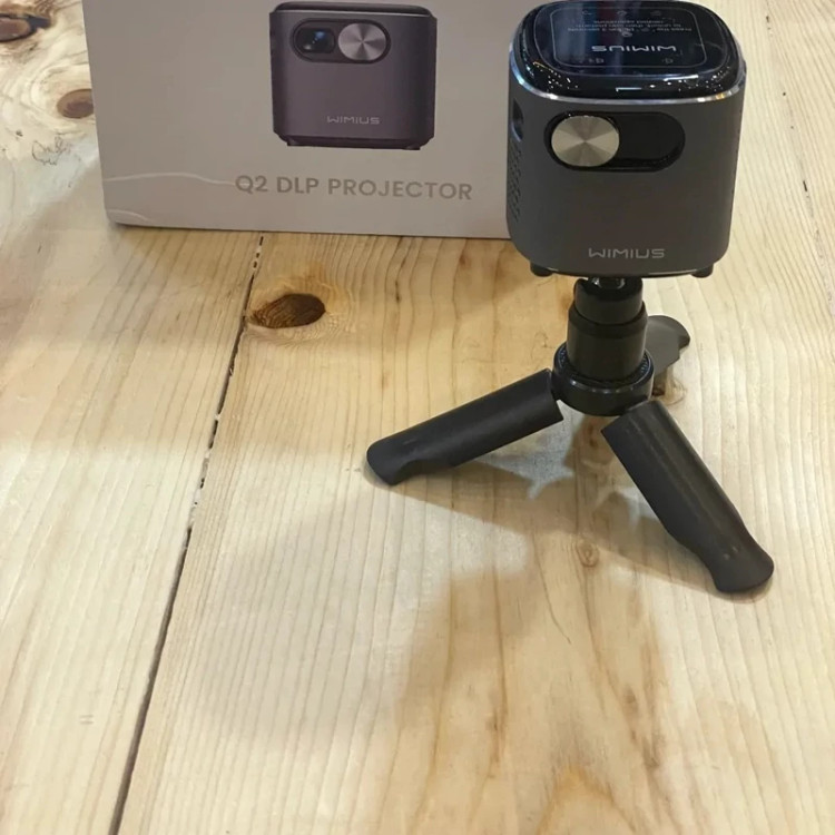 ویدئوپروژکتور شارژی با کیفیت تصویر 4K اندروید 11