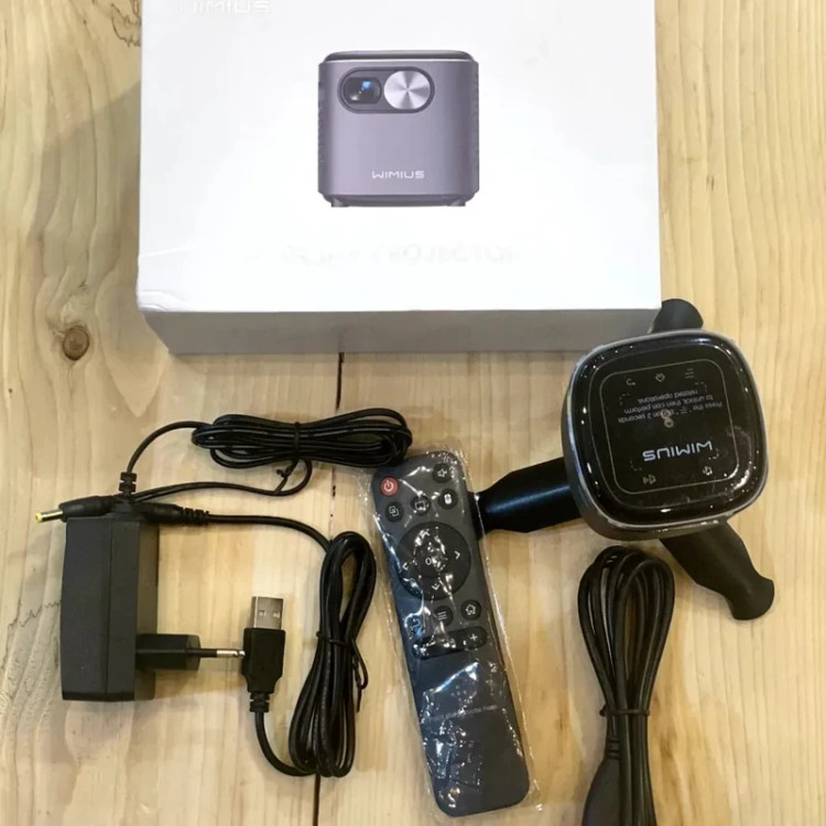 ویدئوپروژکتور شارژی با کیفیت تصویر 4K اندروید 11