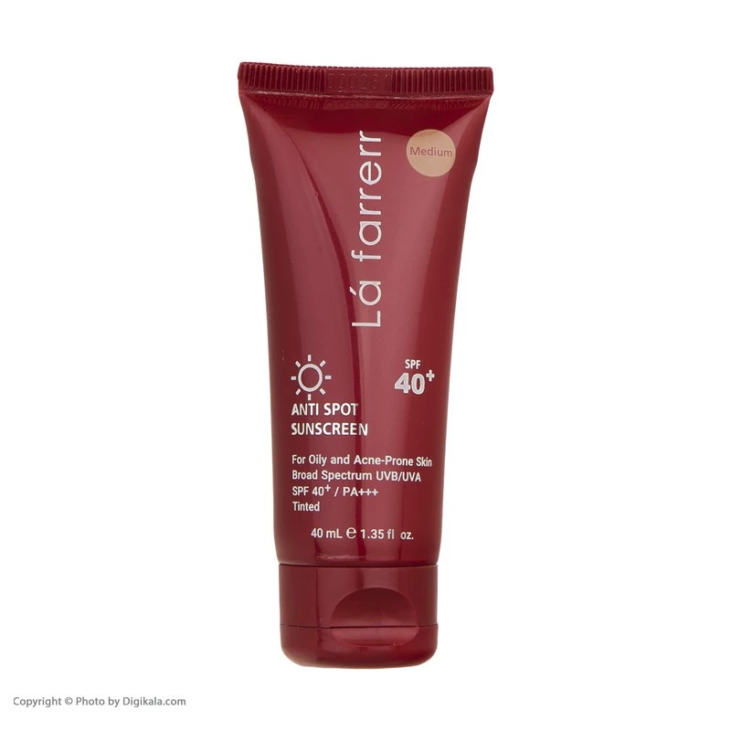 کرم ضدآفتاب و ضدلک رنگی لافارر مدل SPF40-Medium، مناسب پوستهای چرب، حجم 40 میلیلیتر