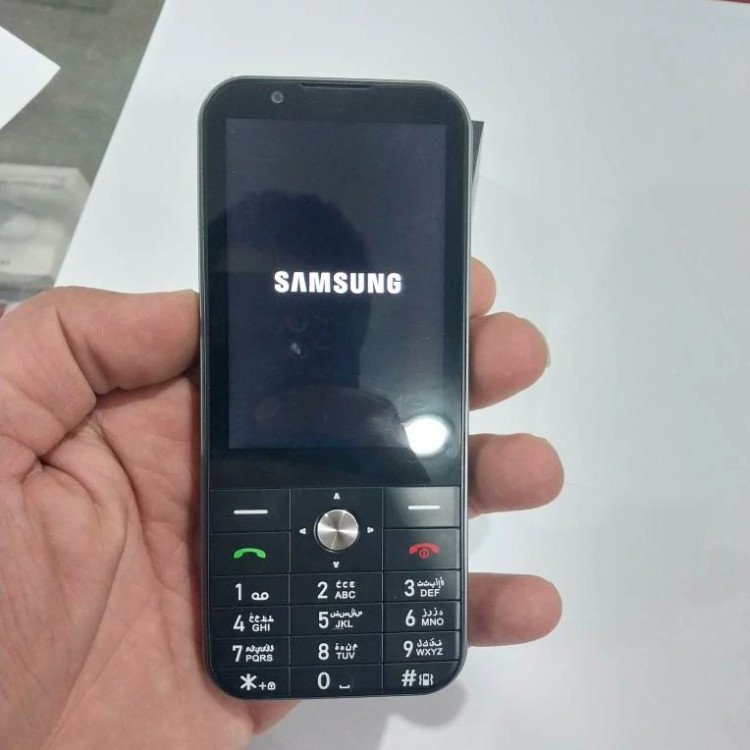 گوشی اندرویدی s25 ultra با صفحه کلید فیزیکی