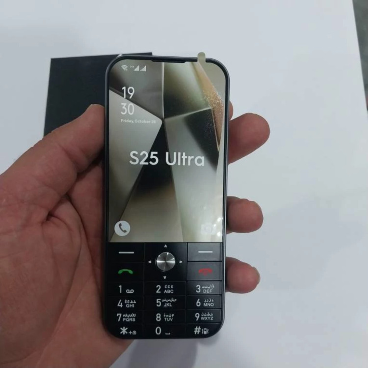 گوشی اندرویدی s25 ultra با صفحه کلید فیزیکی