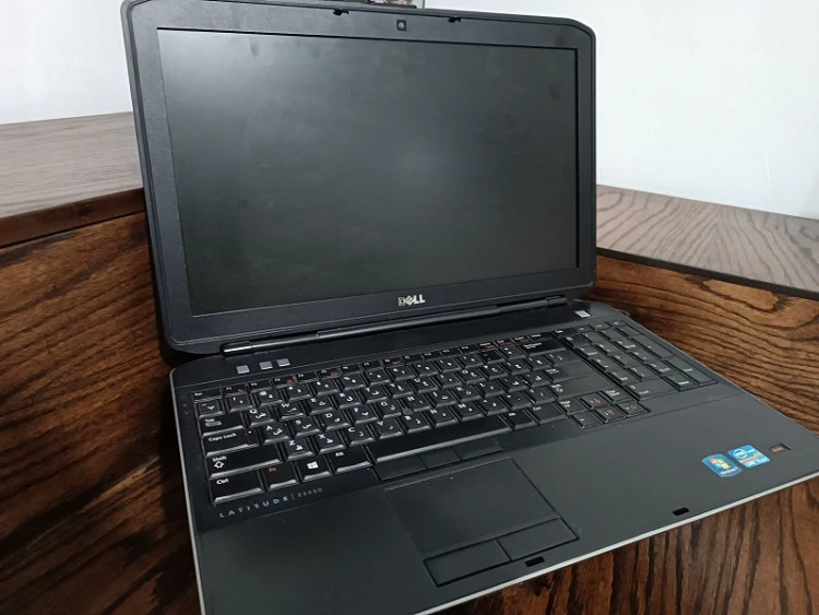 لپتاپ DELL E5530 + نصب ویندوز رایگان