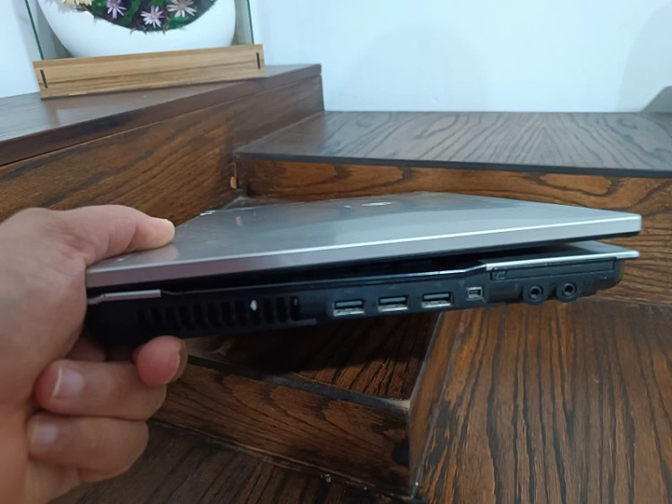 لپتاپ HP 8440p + نصب ویندوز رایگان 128ssd