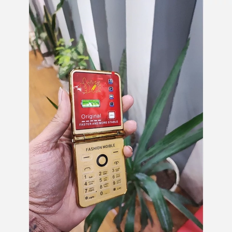 گوشی ساده دکمه ای تاشو .برندسروو ساده تاشو 4سیم کارت مدل P20 Servo دوربین طرح آیفون ا P20 foldable mobile phone