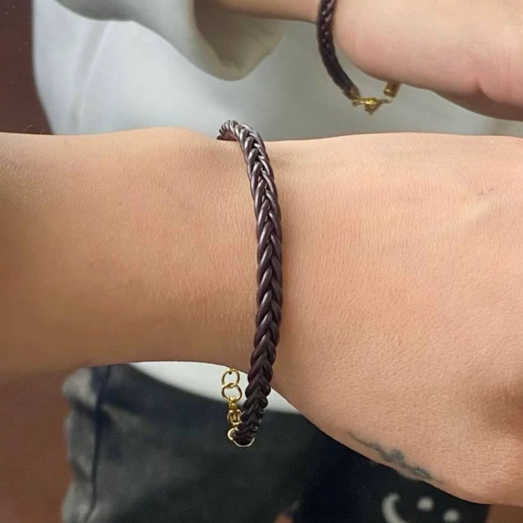 دستبند چرم بافتنی