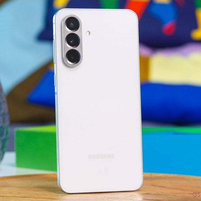 گوشی موبایل سامسونگ مدل Galaxy A56 دو سیم کارت ظرفیت 256 گیگابایت و رم 12 گیگابایت - ویتنام