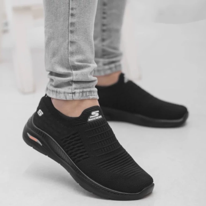 کفش زنانه مدل بدون بند جورابی، رنگ مشکی، برند اسکیچرز