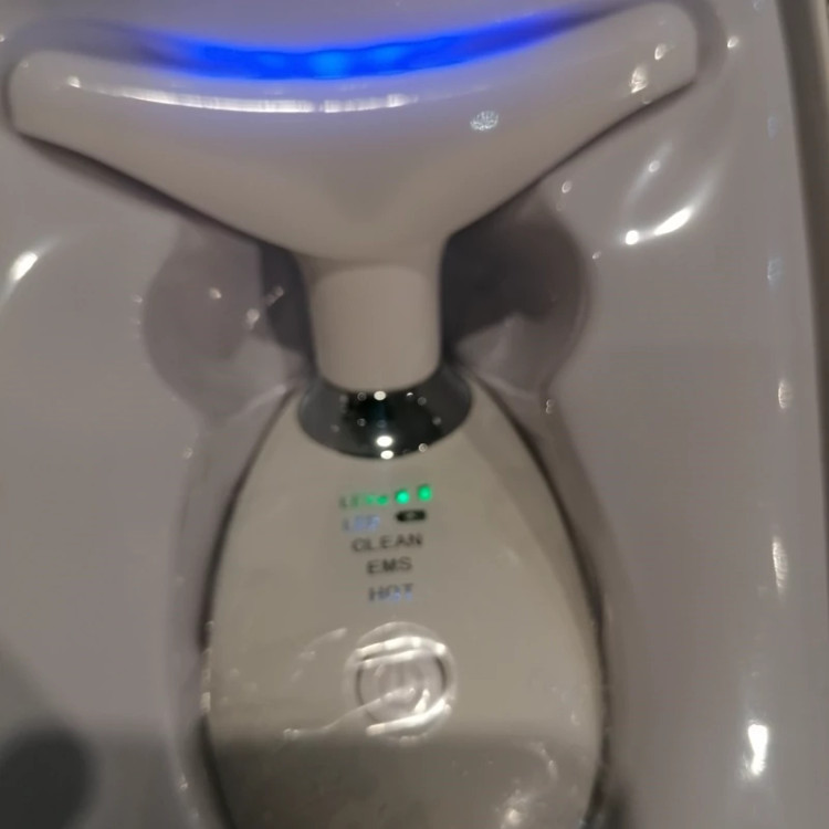 ماساژور صورت وگردن مدل 1081 هفت رنگ