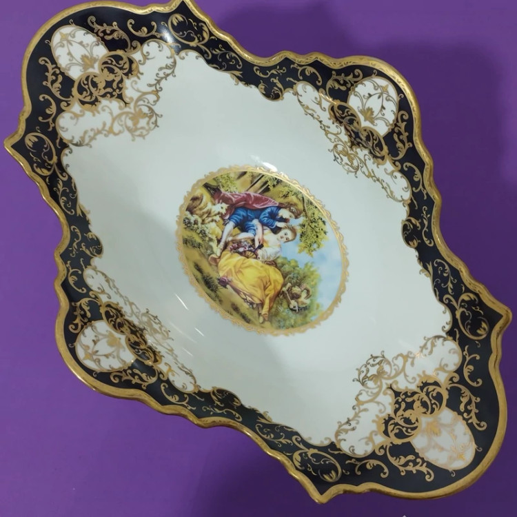 کشکول خوری پایه دار چینی بزرگ لیلی مجنون سرمه ای کد 8052