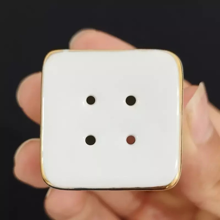 نمکپاش چینی لورین مدل سناتور لب طلا بسته 6 عددی