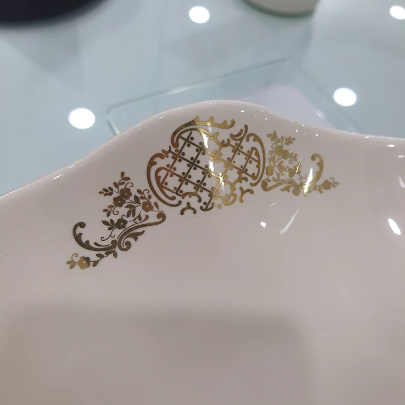 ظرف آجیل خوری سرامیکی لب طلا آرتور کد 3130 با ارسال رایگان