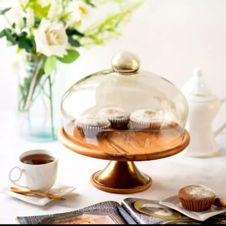 کاپ کیک پایه دار 11039 با درب شیشه ای دودی و چوب راش گرجستانی