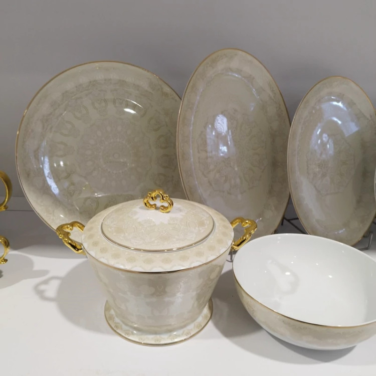 سرویس چینی 135 پارچه باواریا کد 068 ارسال رایگان