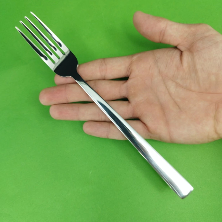 ست قاشق و چنگال 12 پارچه استیل یاشا کد 084 ارسال رایگان