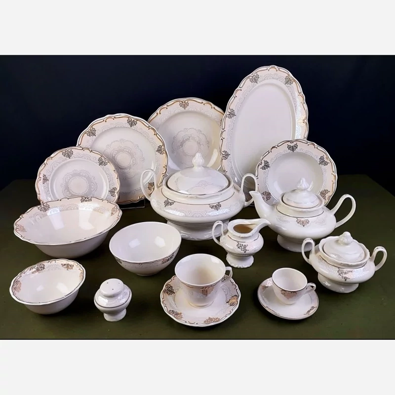 سرویس چینی 98 پارچه پردیس مدل کارن (12 نفره)