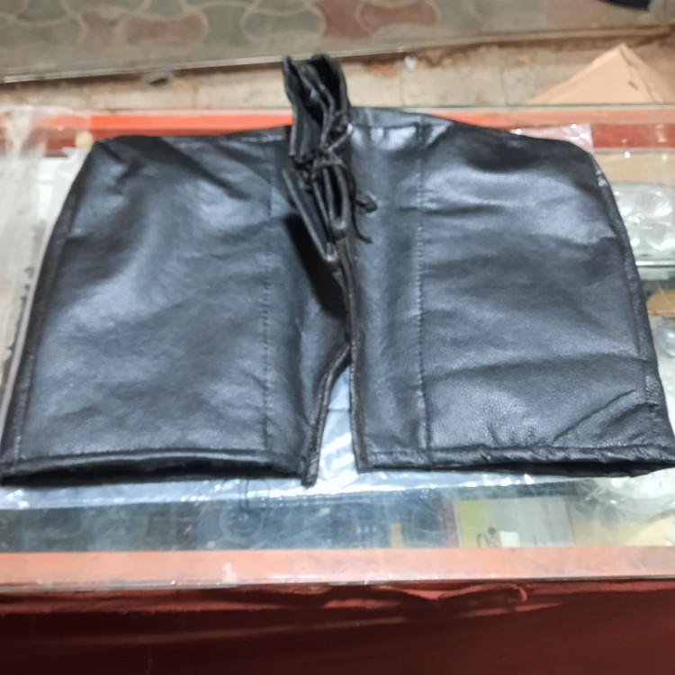 دستکش روی فرمان چرمی ساده