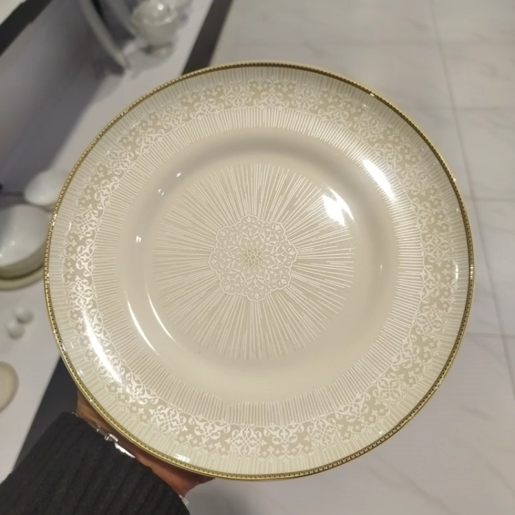 سرویس 168 پارچه (26 نفره) پردیس کد 6010B با ارسال رایگان
