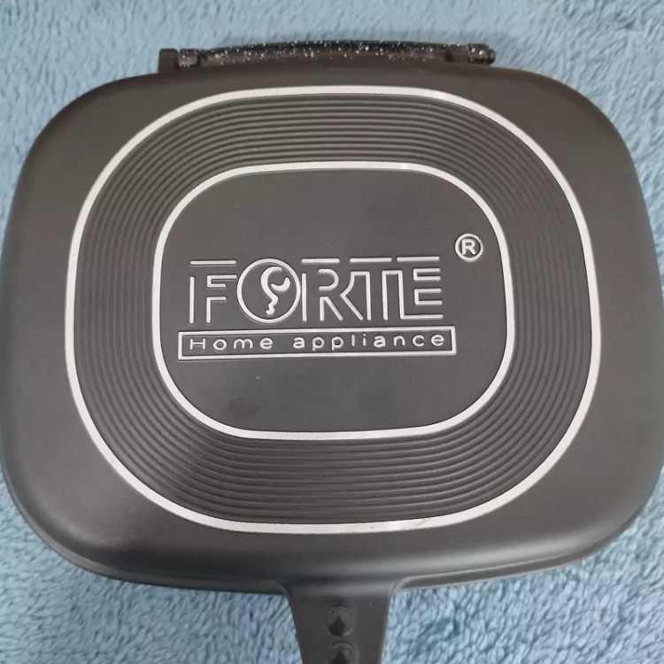 تابه رژیمی گرانیتی سایز 30 برند فورته مشکی FORTE