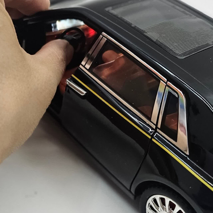 ماکت ماشین بازی ناب سل مدل رولزرویس سقف کهکشانی فلزی موزیکال کد Rolls-Royce scale 1:18