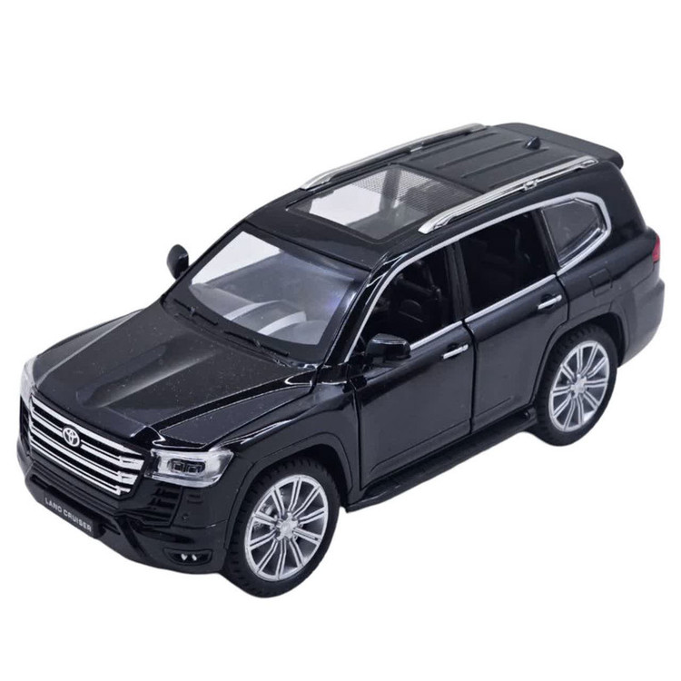 ماکت ماشین فلزی شاسیبلند تویوتا لندکروز ناب سل مدل land Cruiser VX با مقیاس 1:24، چراغ LED جلو و عقب، صدای موتور شبیهسازی شده، مکانیزم عقبکش، دربهای بازشونده از بغل و بالا، رینگ و تایر لاستیکی