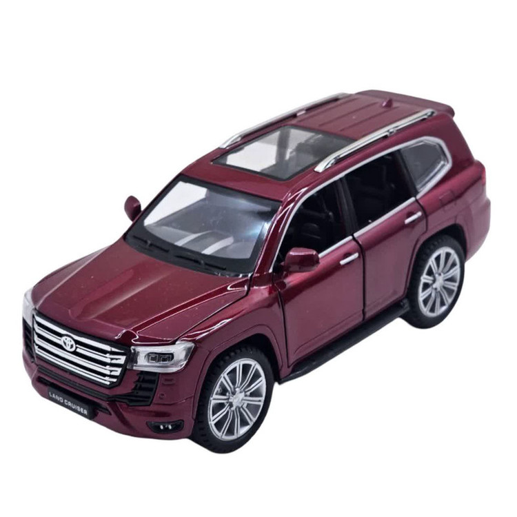 ماکت ماشین فلزی شاسیبلند تویوتا لندکروز ناب سل مدل land Cruiser VX با مقیاس 1:24، چراغ LED جلو و عقب، صدای موتور شبیهسازی شده، مکانیزم عقبکش، دربهای بازشونده از بغل و بالا، رینگ و تایر لاستیکی