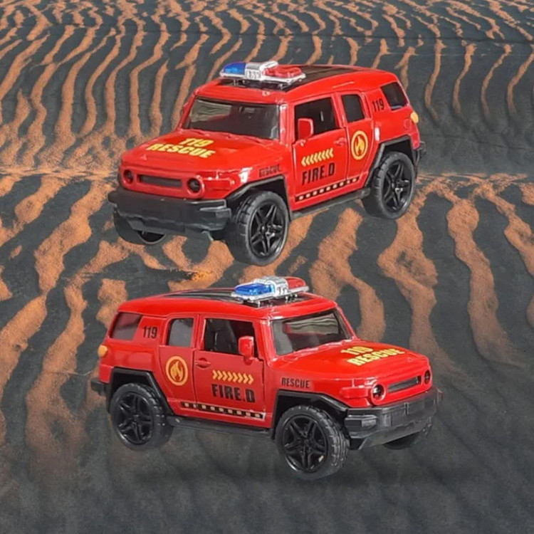 ماکت ماشین ناب سل مدل تویوتا اف جی کروزر آتش نشانی موزیکال فلزی TOYOTA FJ CRUISER به همراه جاسوییچی
