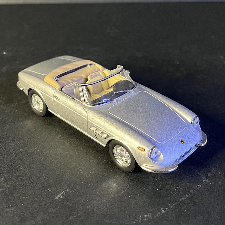 ماکت ماشین مدل فراری 330 GTS
