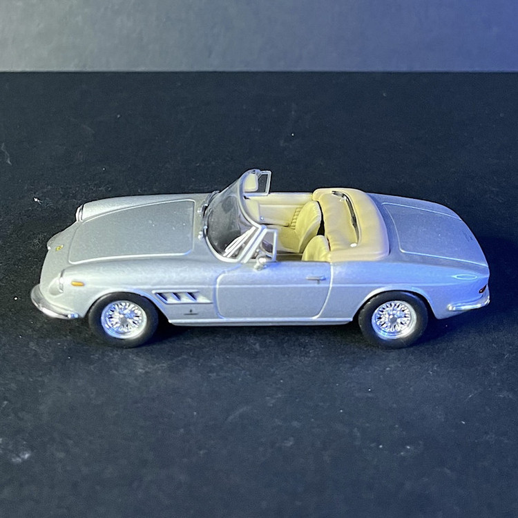 ماکت ماشین مدل فراری 330 GTS